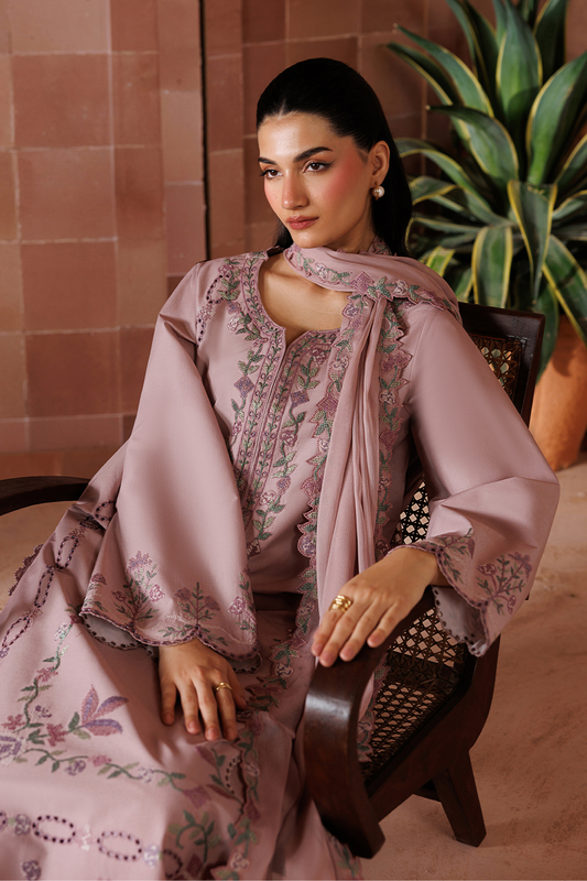 UE-700 Embroidered Lawn - Iznik