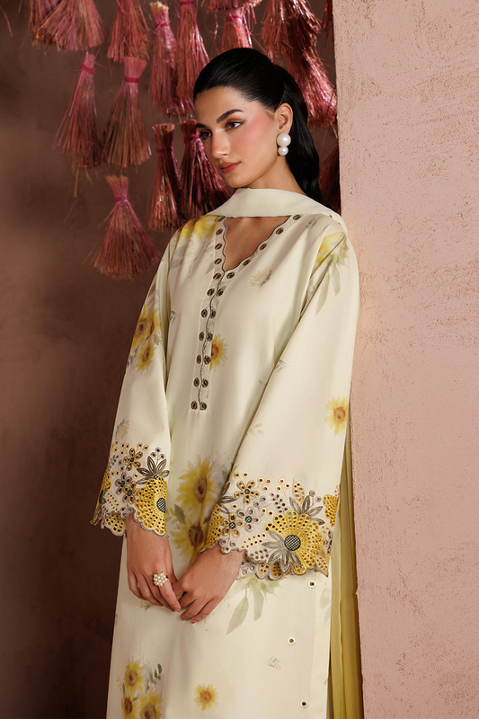 UE-711 Embroidered Lawn - Iznik