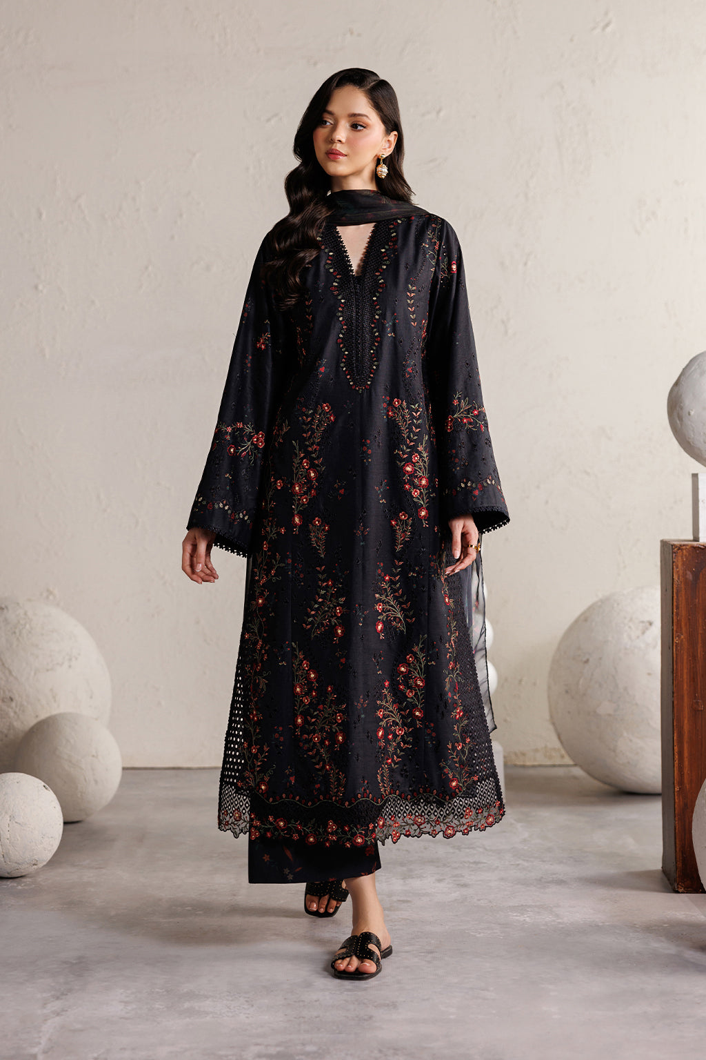lawn black dress design Black Lawn Dress Design
