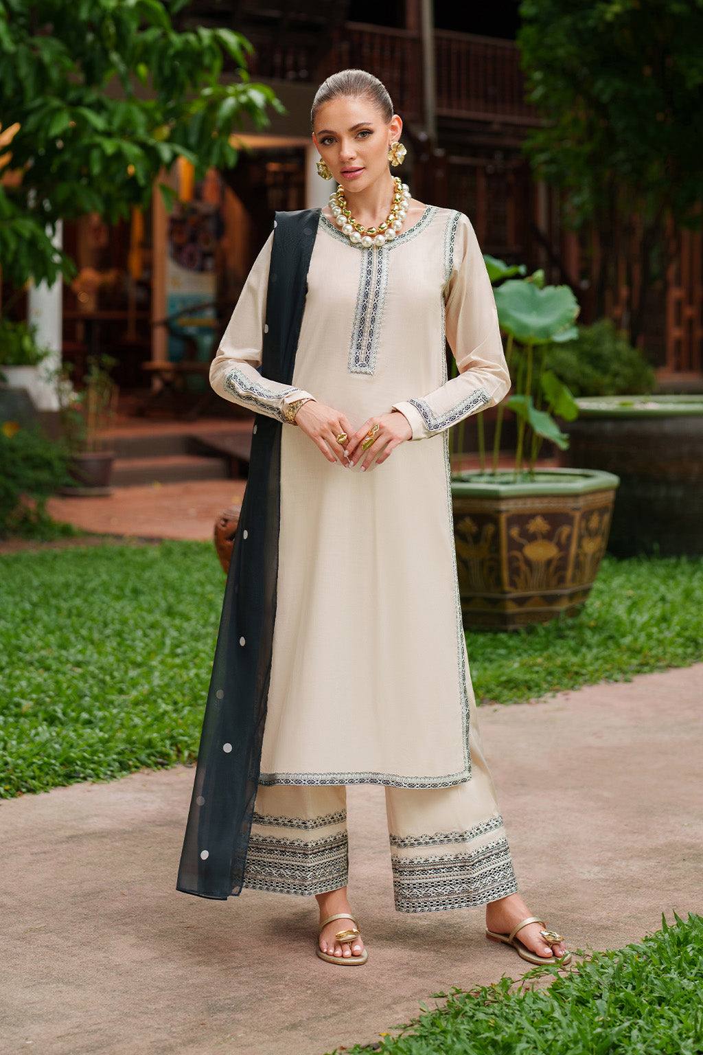 plain lawn dress design Simple & Plain Summer Dress Designing 2023| Solid Lawn Dresses 2023| 2PC Plain Suits 2023