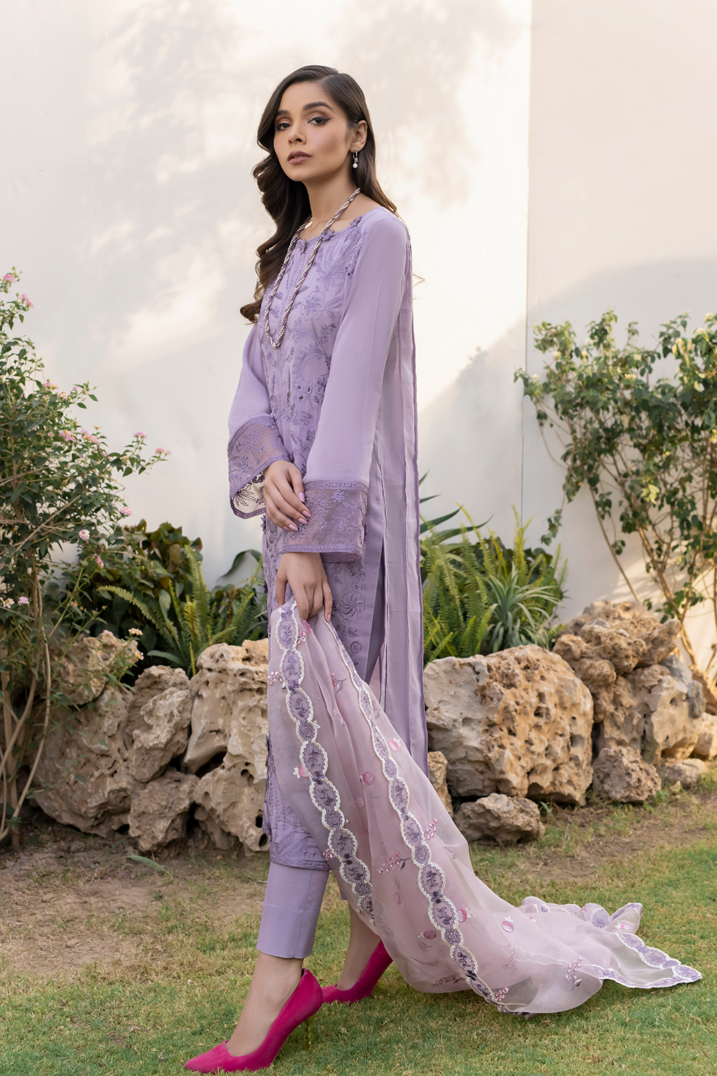 UE-155 Embroidered Lawn