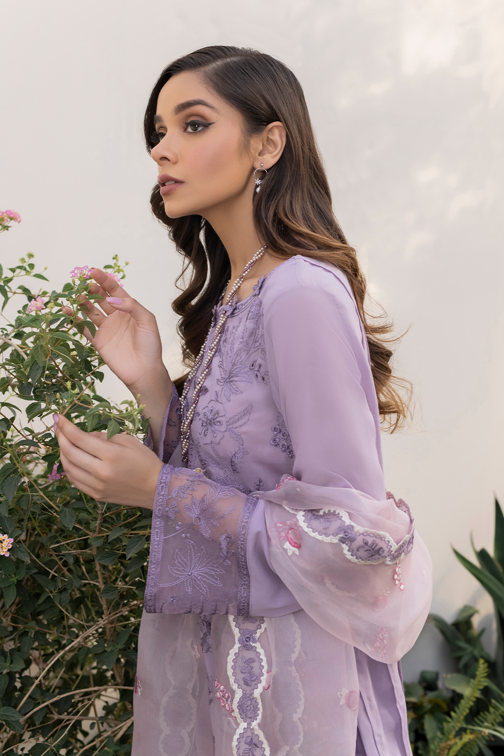 UE-155 Embroidered Lawn