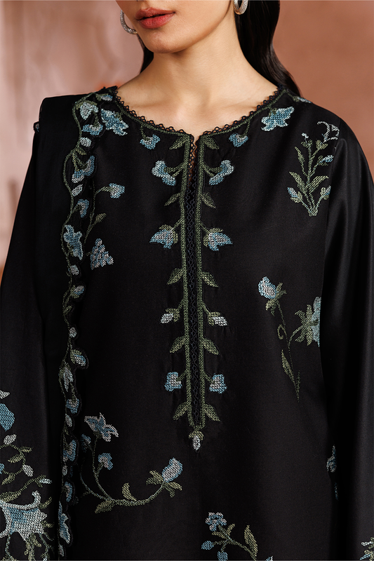 UE-695 Embroidered Lawn - Iznik