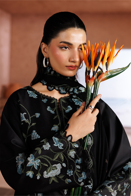 UE-695 Embroidered Lawn - Iznik
