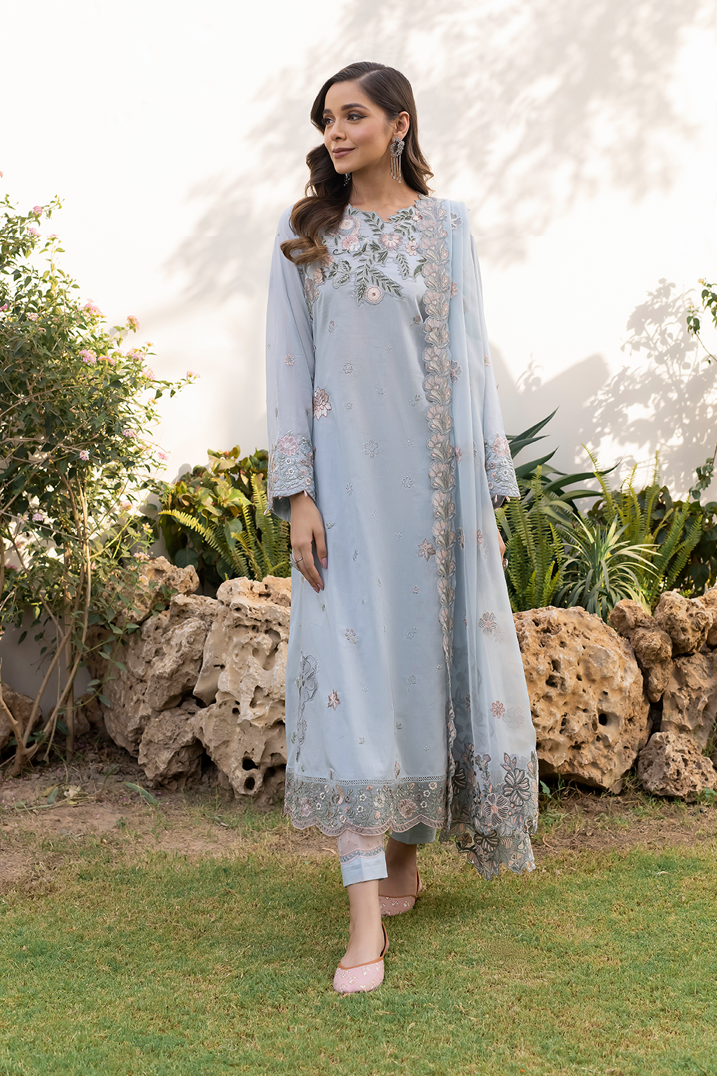 UE-145 Embroidered Lawn
