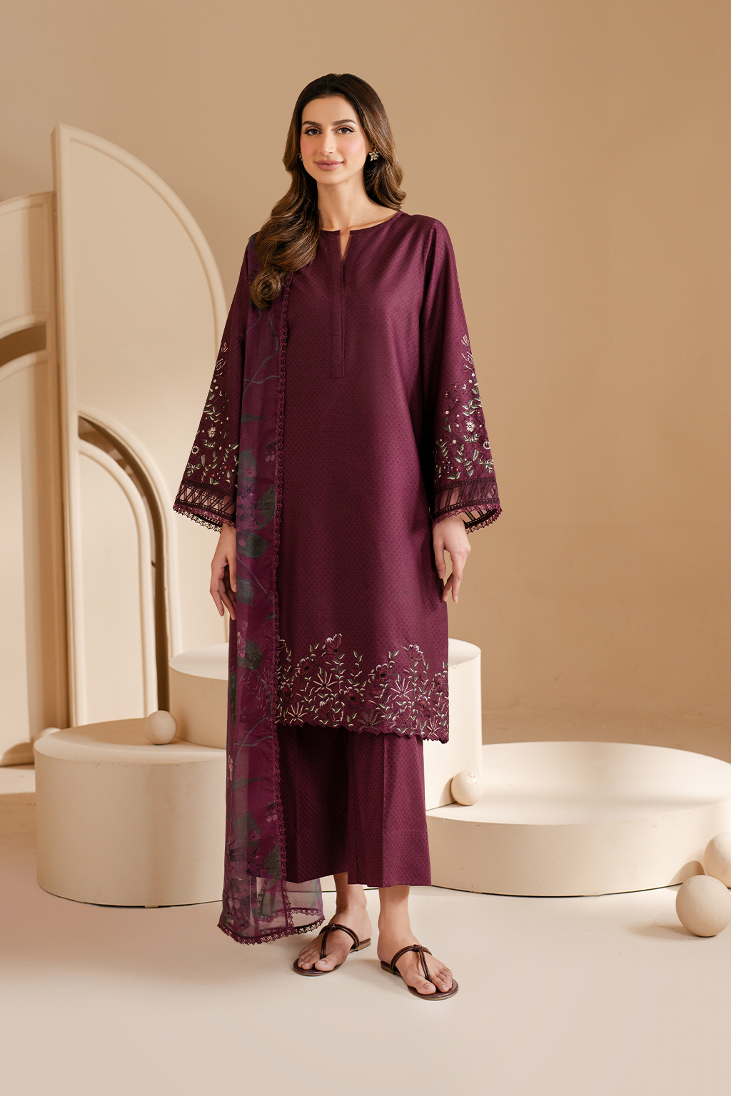 UE-463  Embroidered Lawn - Iznik