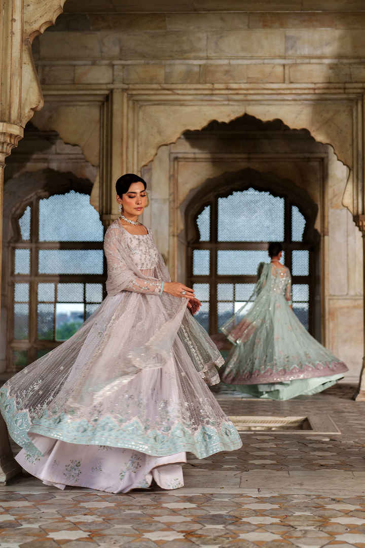 UE-552 Embroidered Net - Iznik