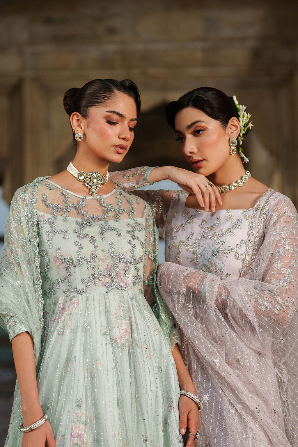 UE-552 Embroidered Net - Iznik