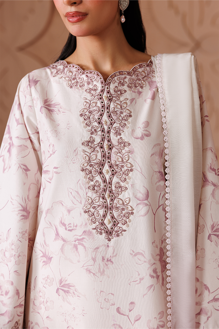 UE-704  Printed Lawn