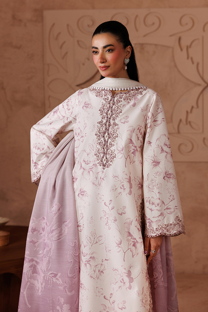 UE-704  Printed Lawn