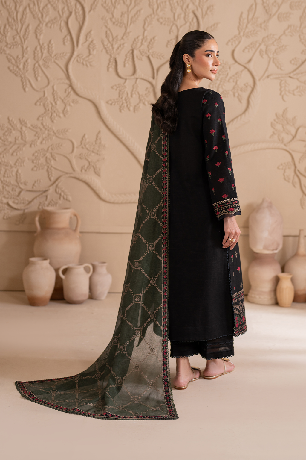 UE-294 Embroidered Khaddar - Iznik