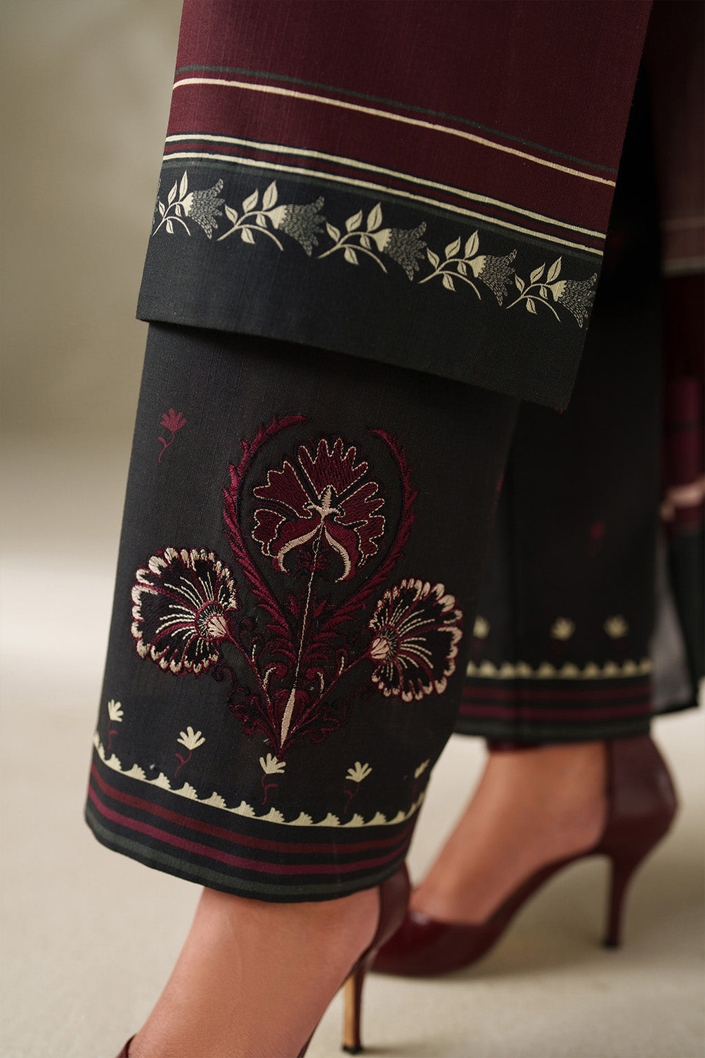 UE-570 Printed Khaddar