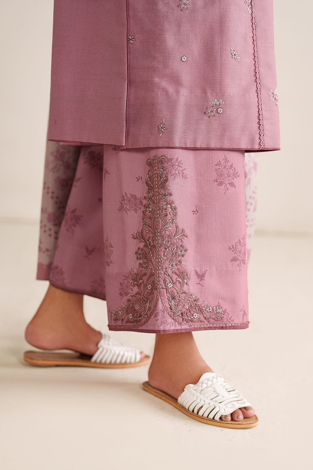 UE-580 Embroidered Khaddar