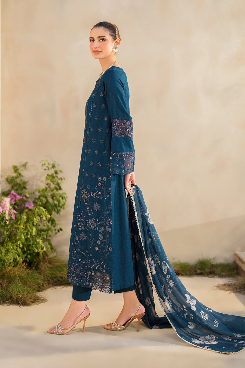 SFL-01 Embroidered Lawn