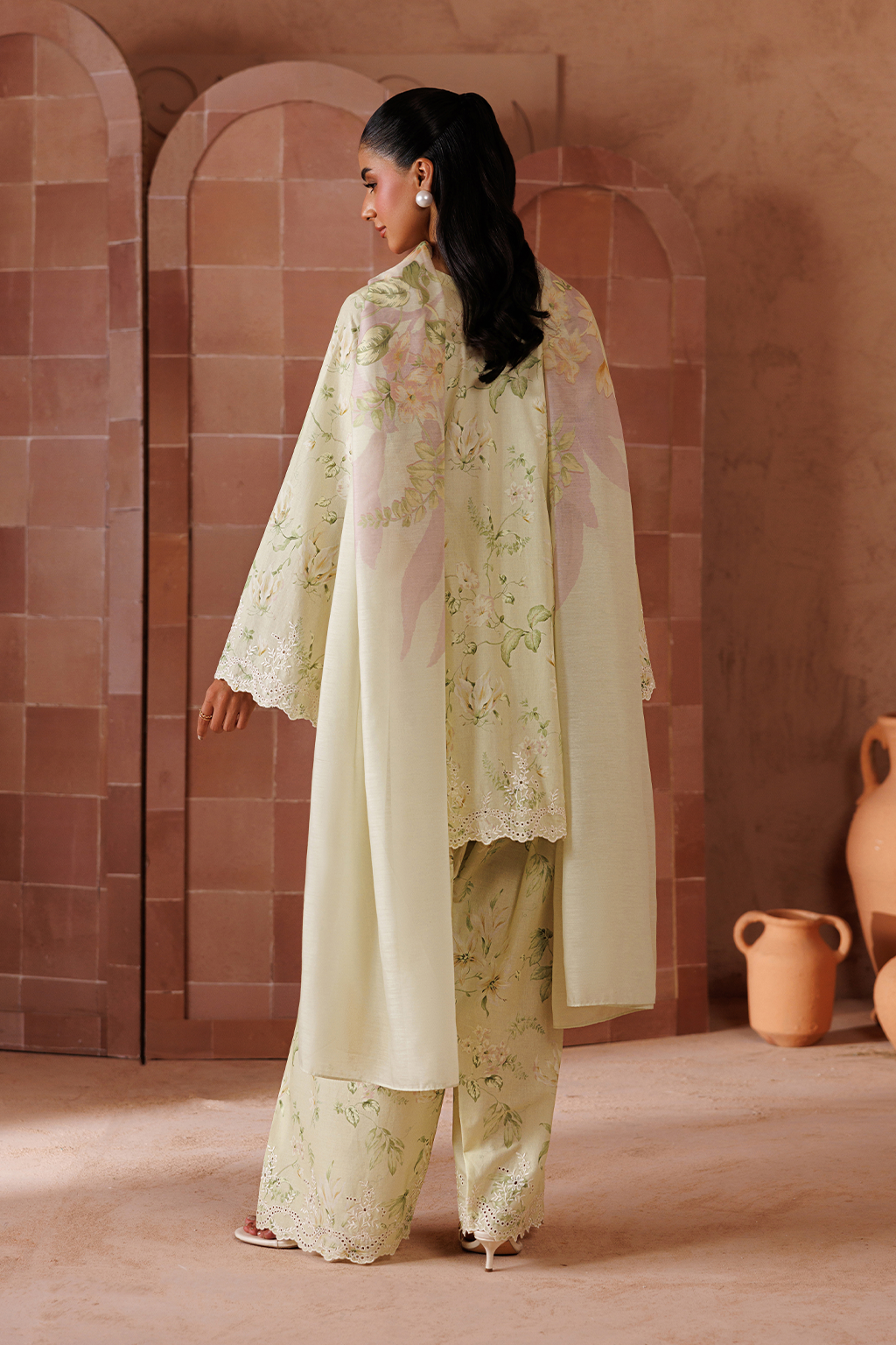 UE-707 Embroidered Lawn