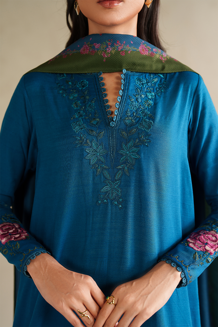 UE-577 Embroidered Khaddar - Iznik