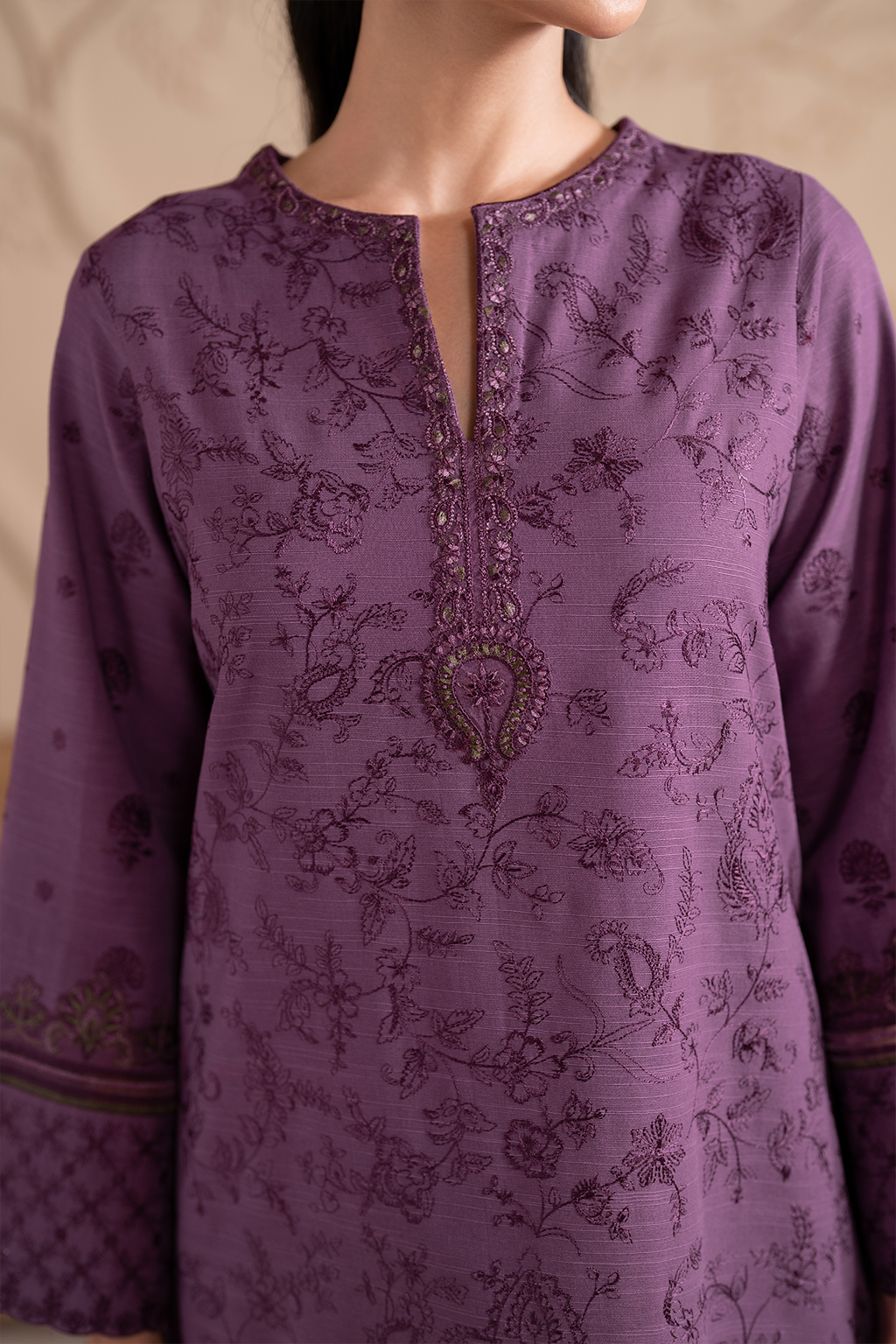 UE-298 Embroidered Khaddar - Iznik