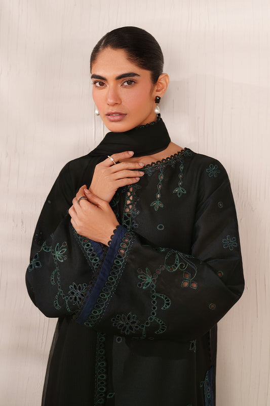 UE-628 Embroidered  Lawn - Iznik