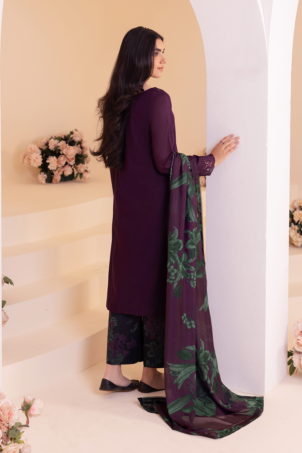 UE-257 Embroidered Lawn