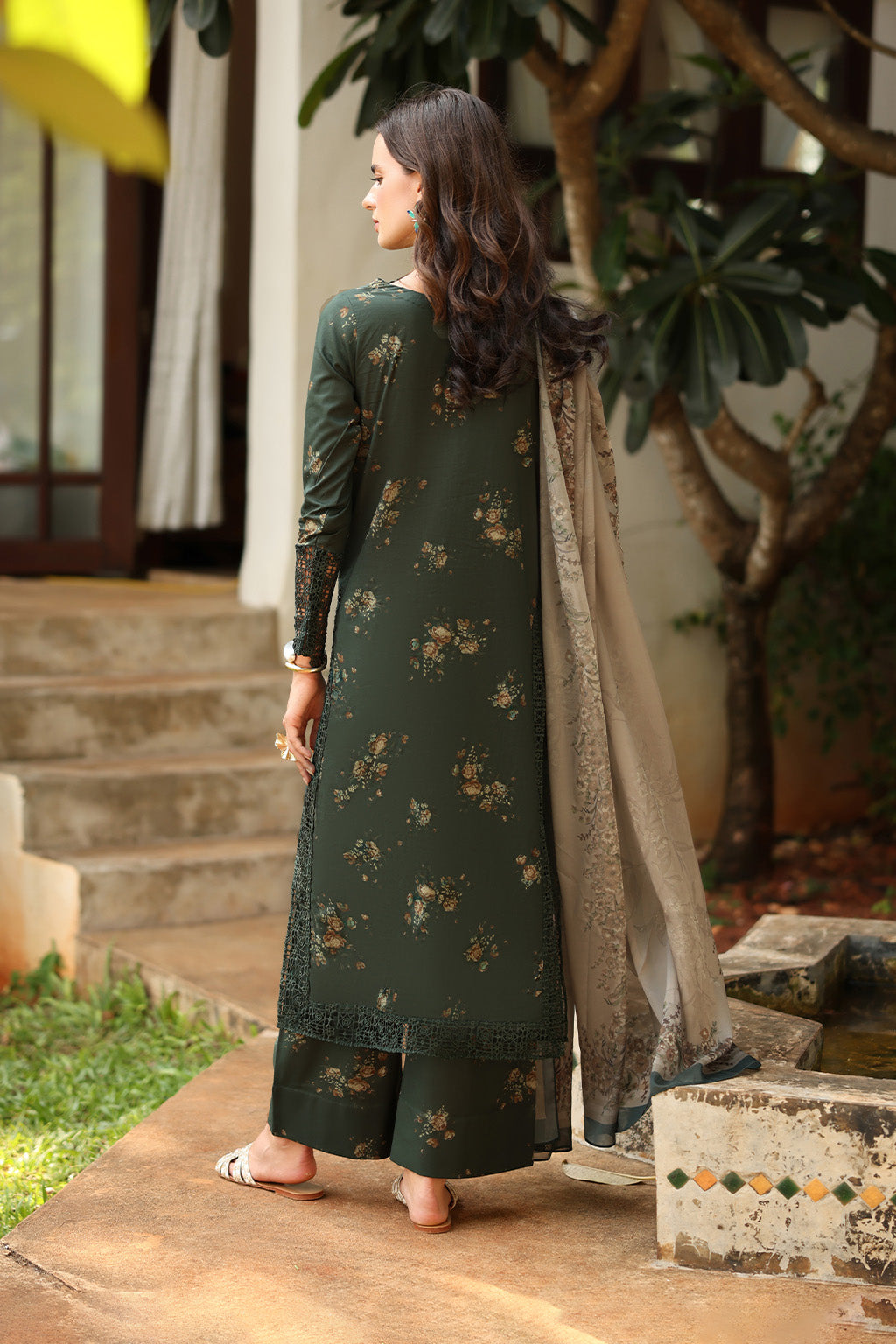 UE-489 Printed Lawn - Iznik