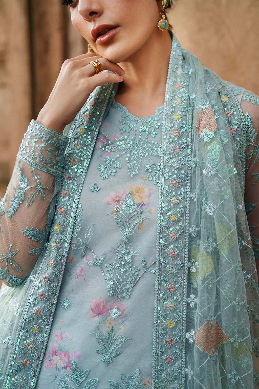 UE-535 Embroidered Net - Iznik