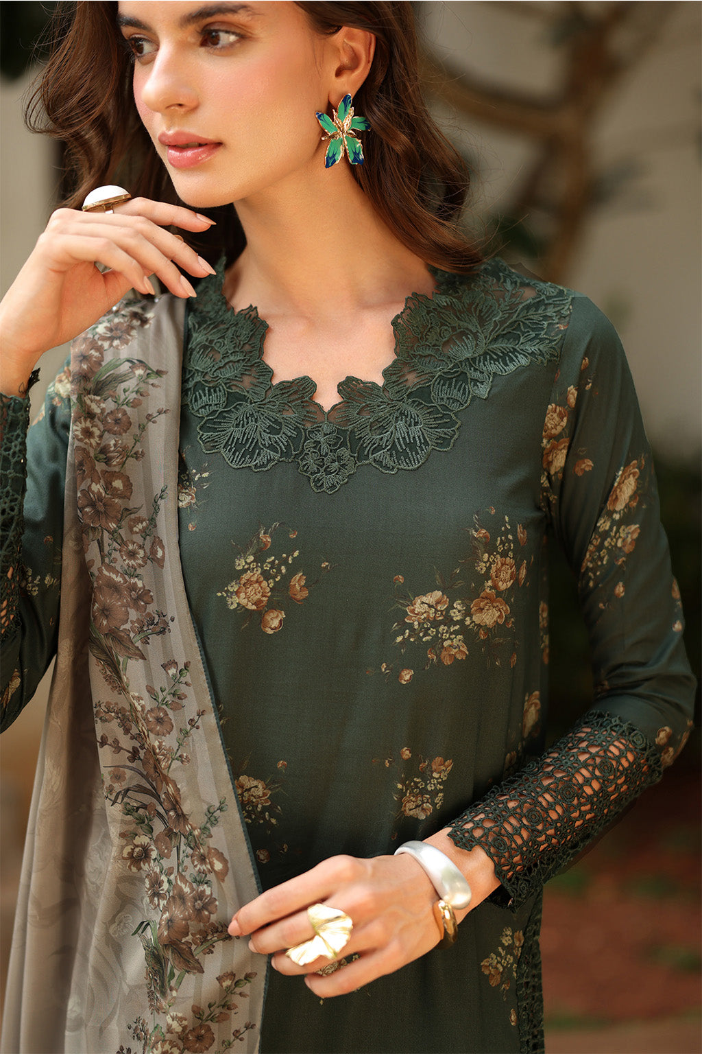 UE-489 Printed Lawn - Iznik