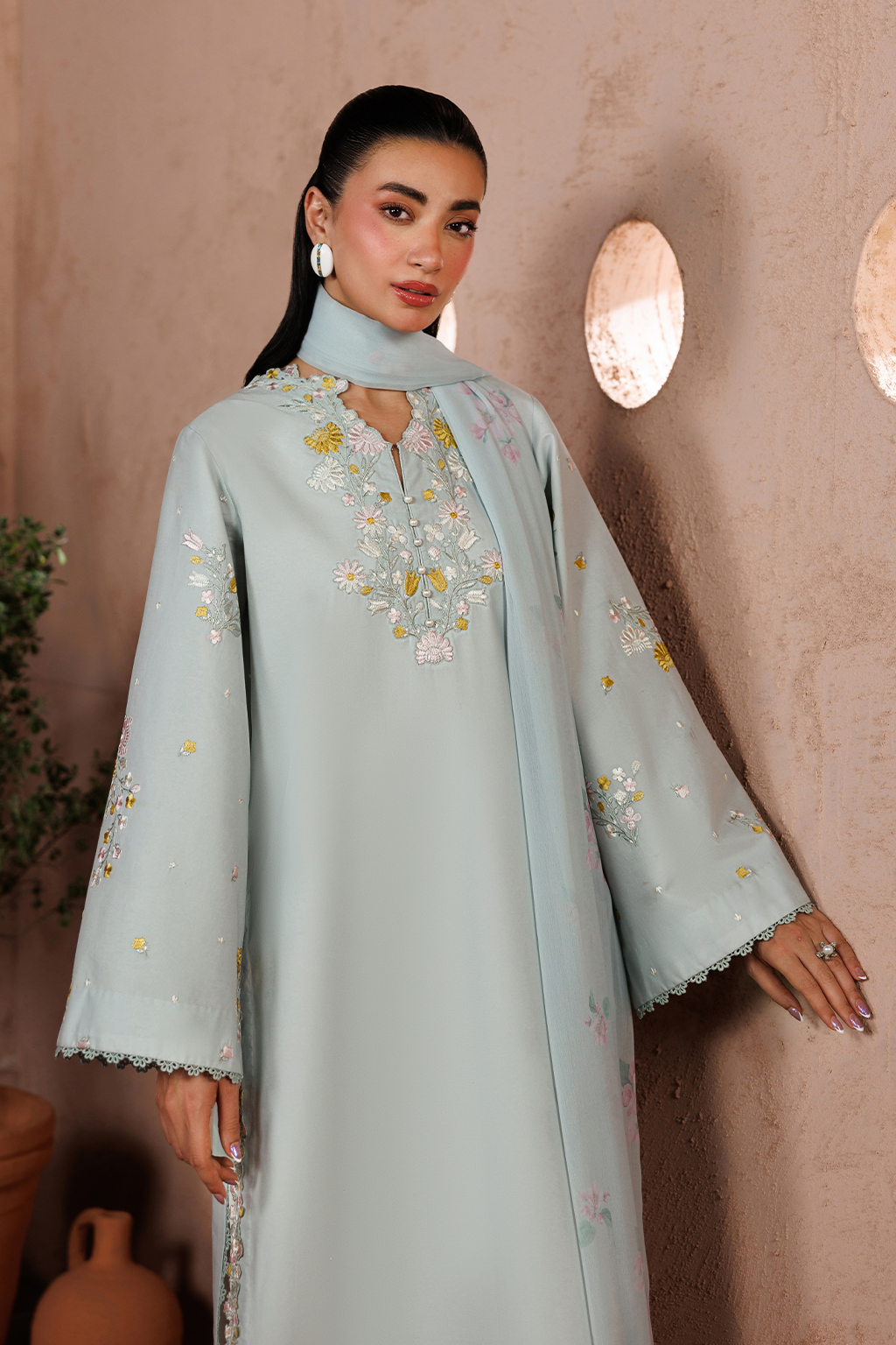 UE-696 Embroidered Lawn