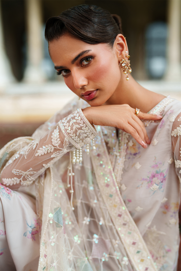 UE-534 Embroidered Net - Iznik