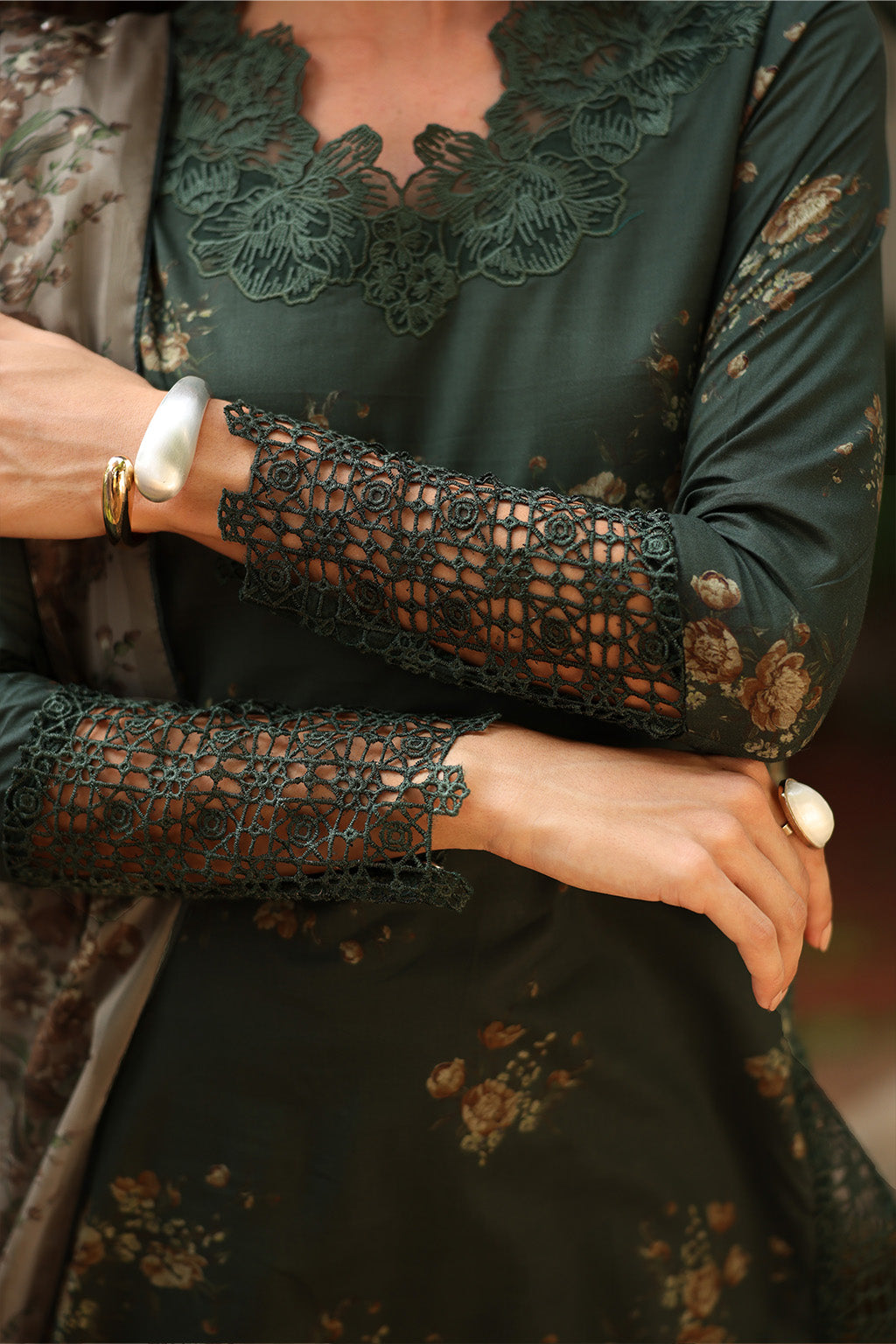 UE-489 Printed Lawn - Iznik