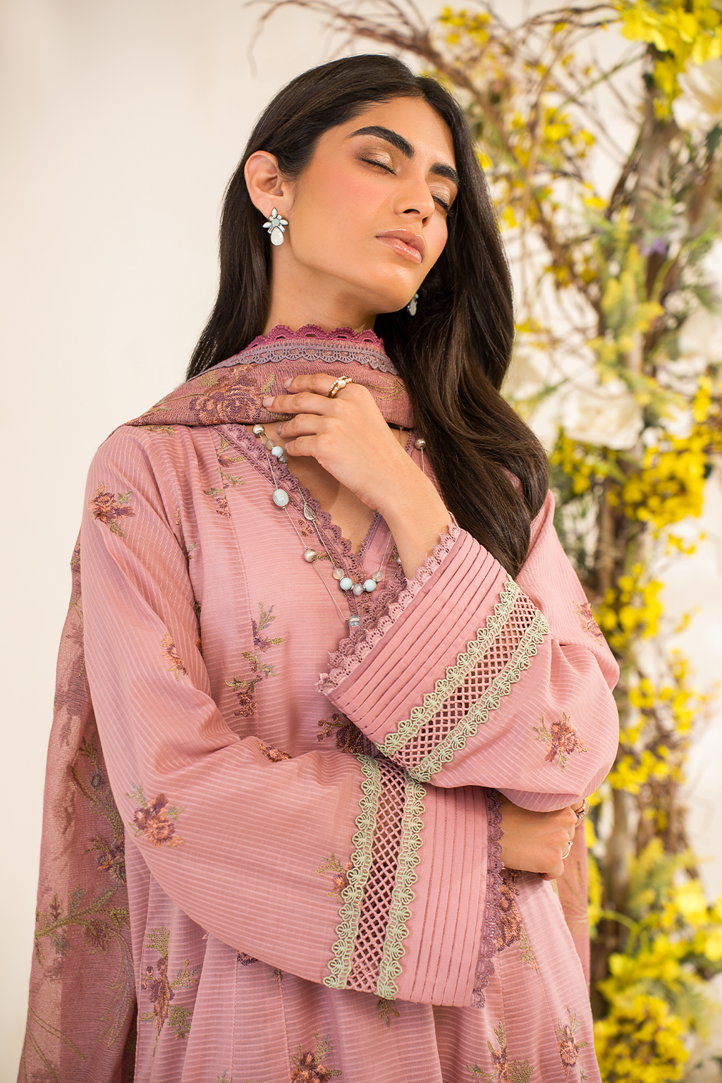 UE-202 Embroidered Lawn