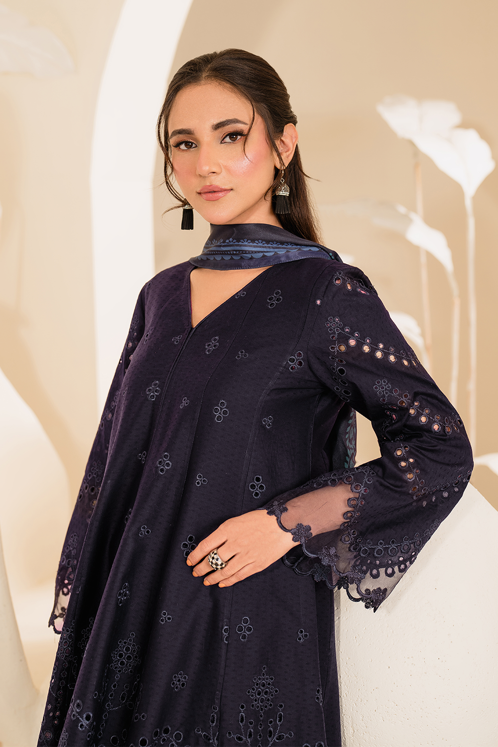 Shop Women Embroidered Lawn Collection 2025 | Iznik Fashions Shop Women Embroidered Lawn Collection 2025 | Iznik Fashions