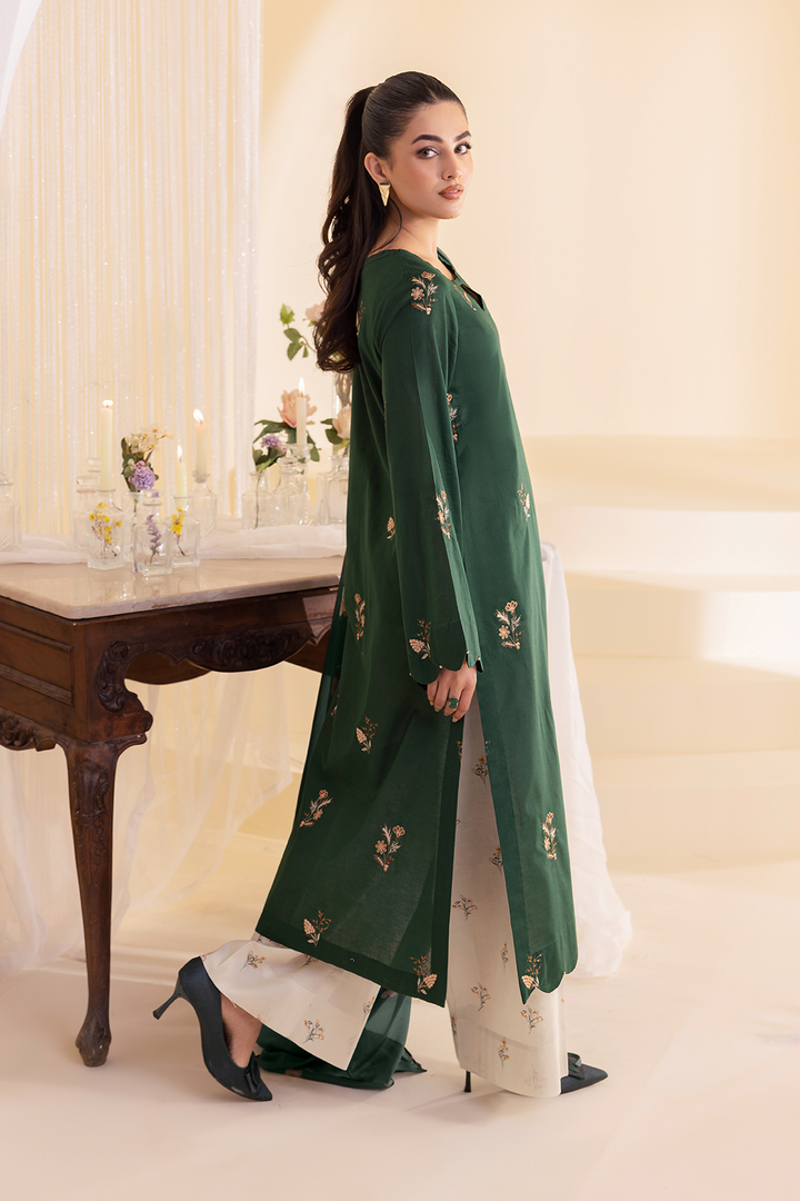 UE-256 Embroidered Lawn