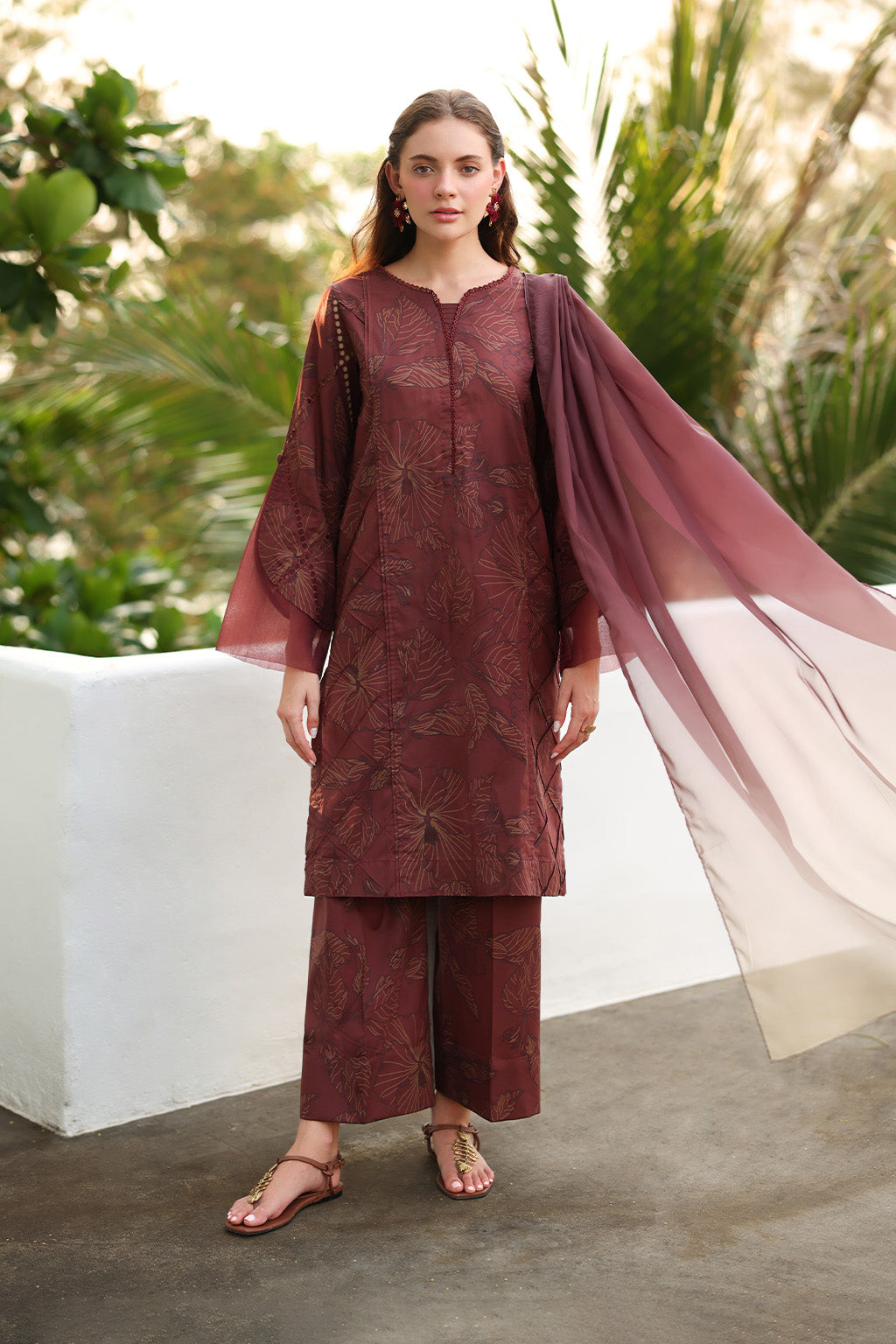Shop Women Embroidered Lawn Collection 2025 | Iznik Fashions Shop Women Embroidered Lawn Collection 2025 | Iznik Fashions