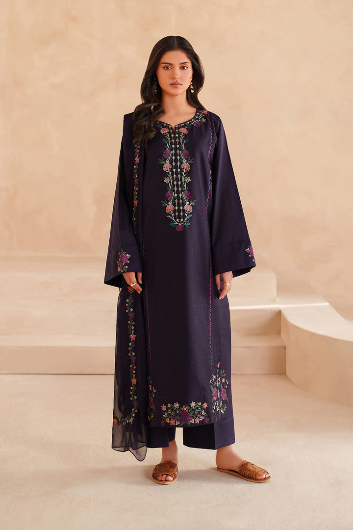 UE-599 Embroidered Lawn - Iznik