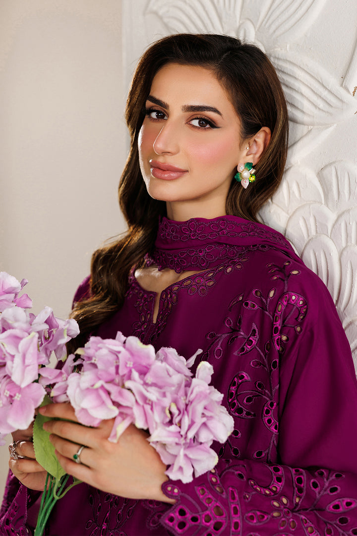UE-678 Embroidered Lawn