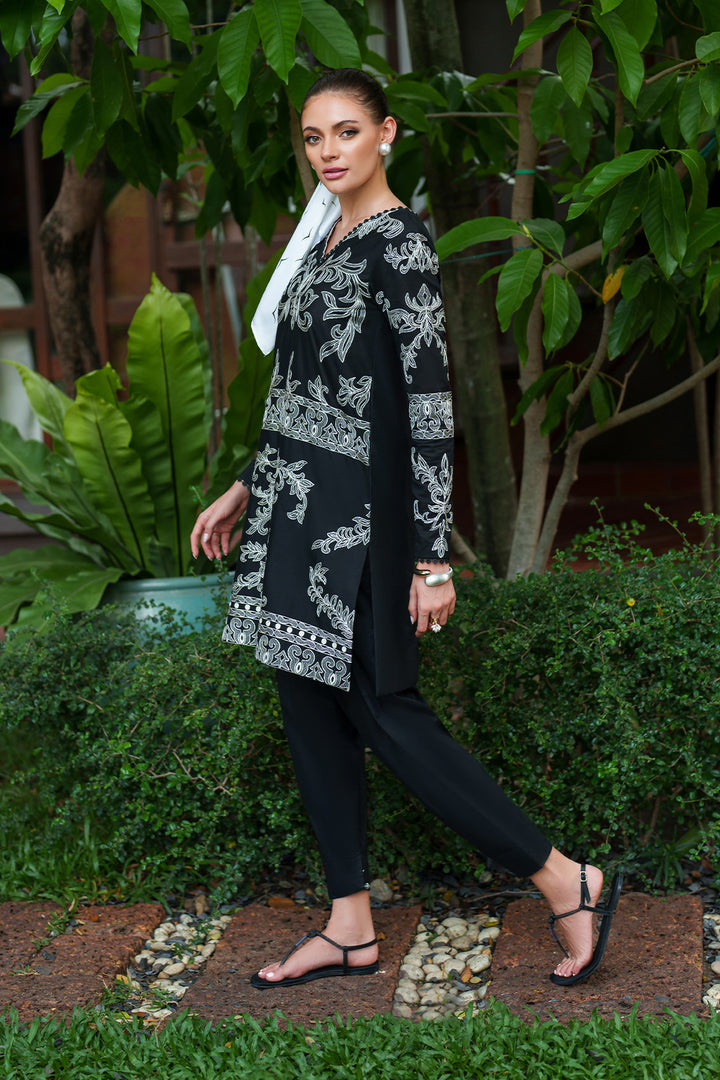 IP-331  Dyed  Lawn - Iznik