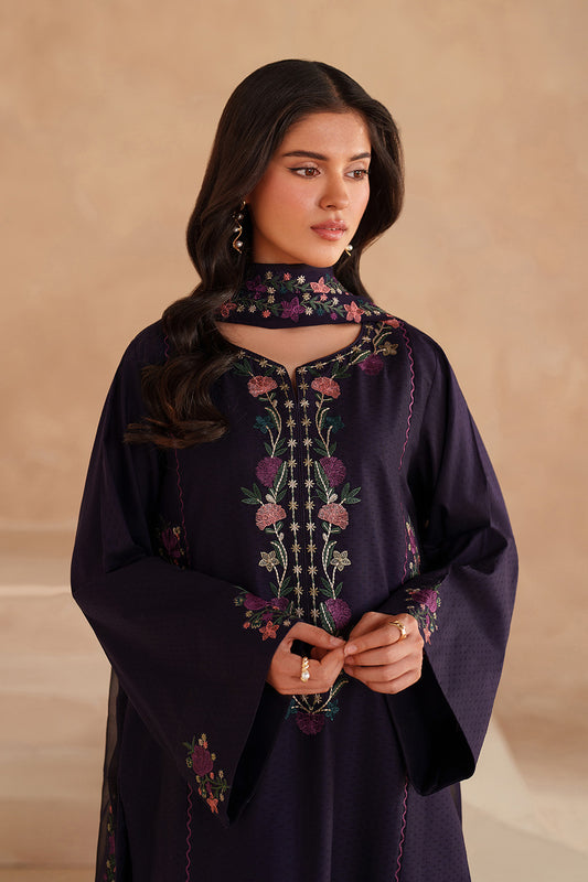 UE-599 Embroidered Lawn - Iznik
