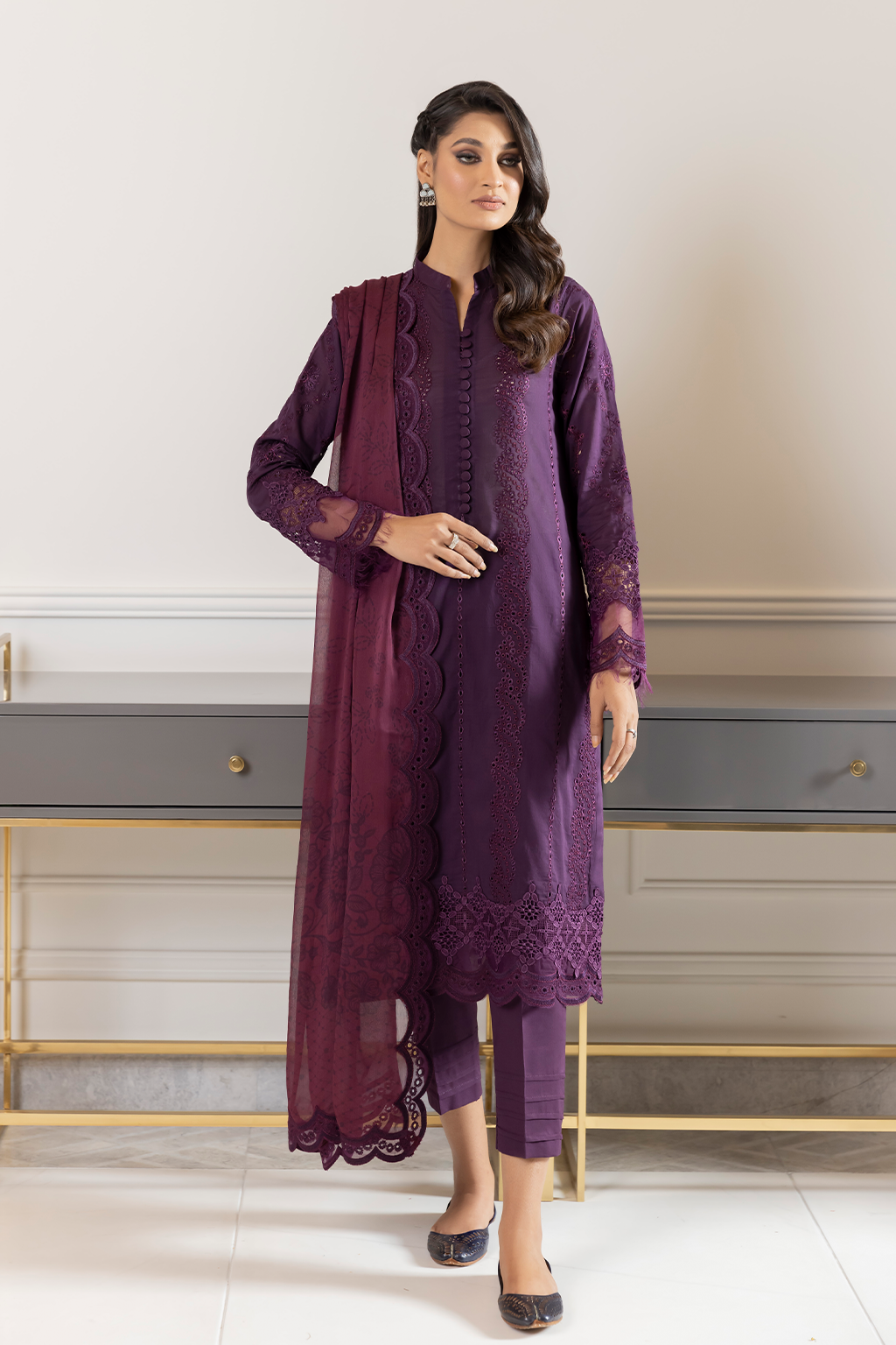 UE-108 Embroidered Lawn