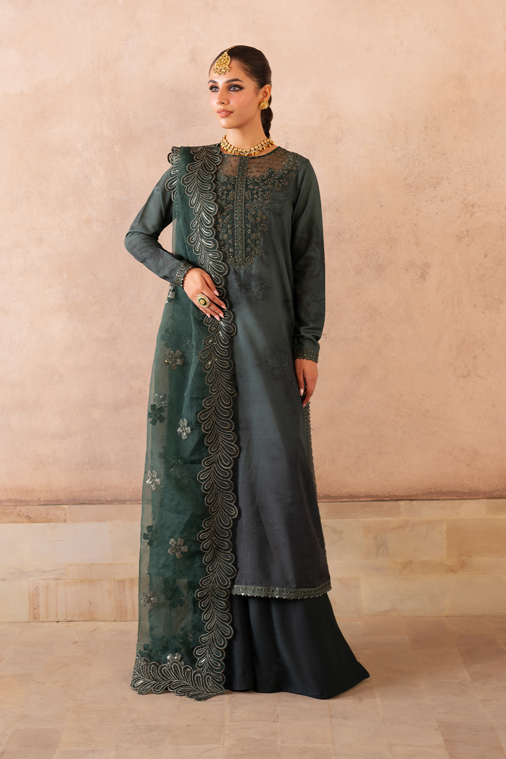 UE-324 Embroidered Raw Silk - Iznik