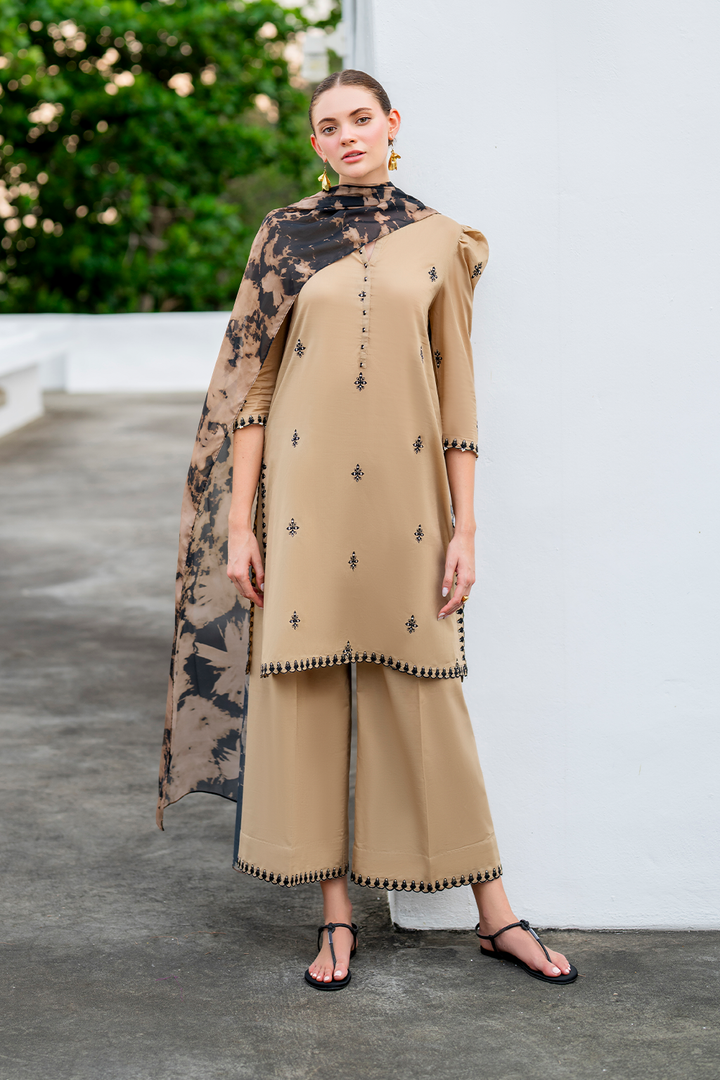 UE-483 Embroidered Lawn