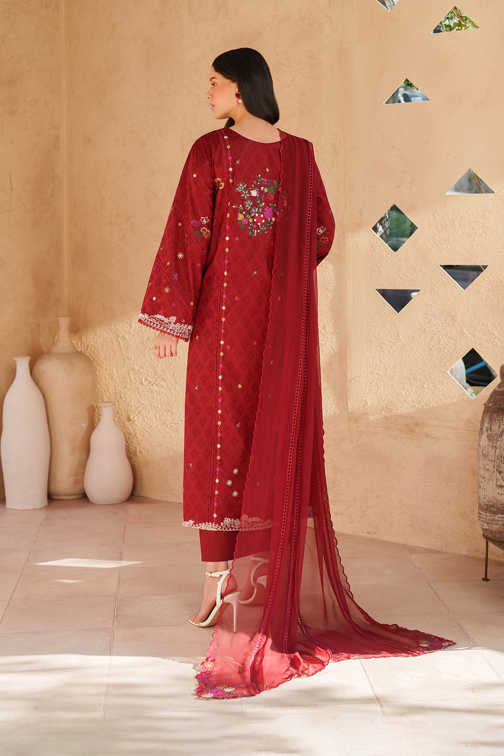 EL-02 Embroidered Lawn