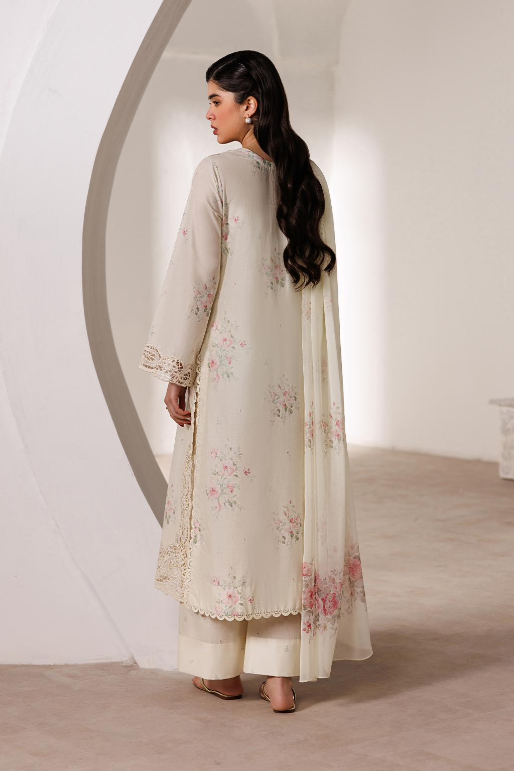 UE-632  Printed Lawn