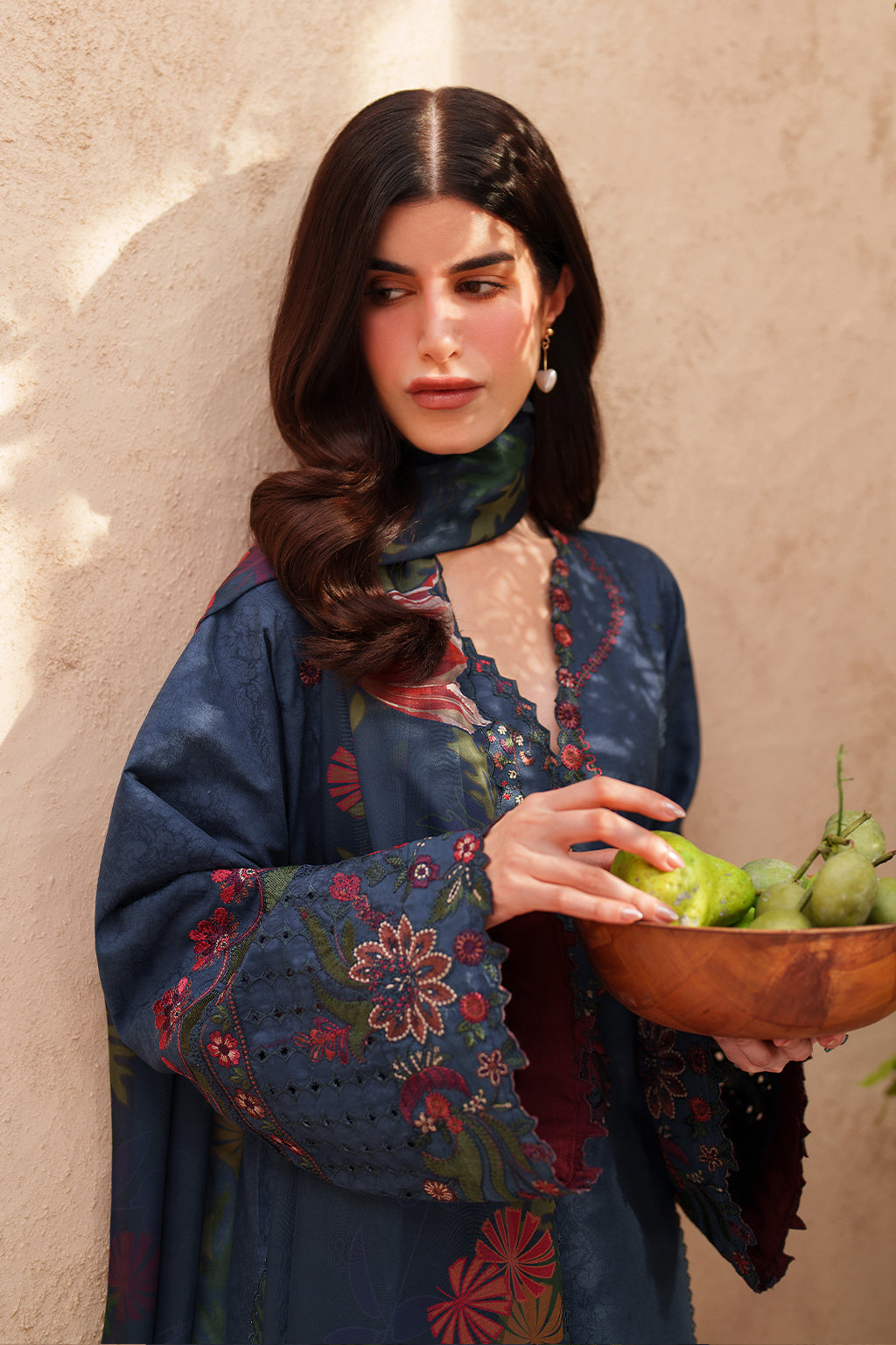 EL-01 Embroidered Lawn
