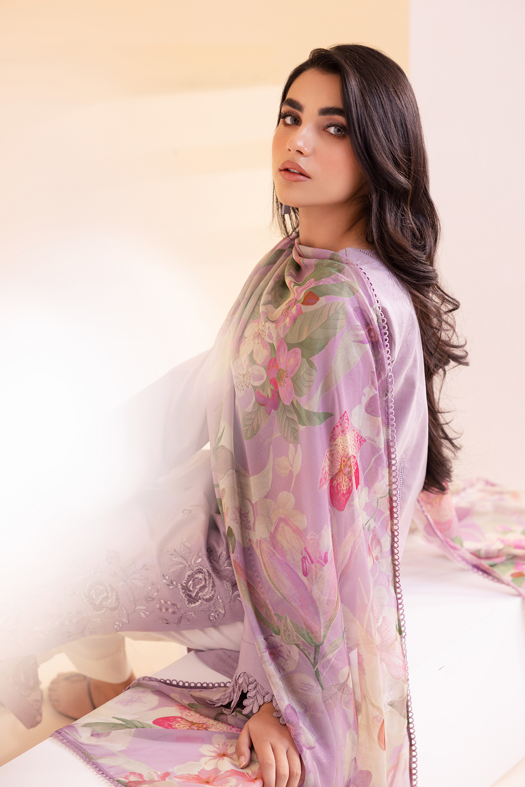 UE-254 Embroidered Lawn