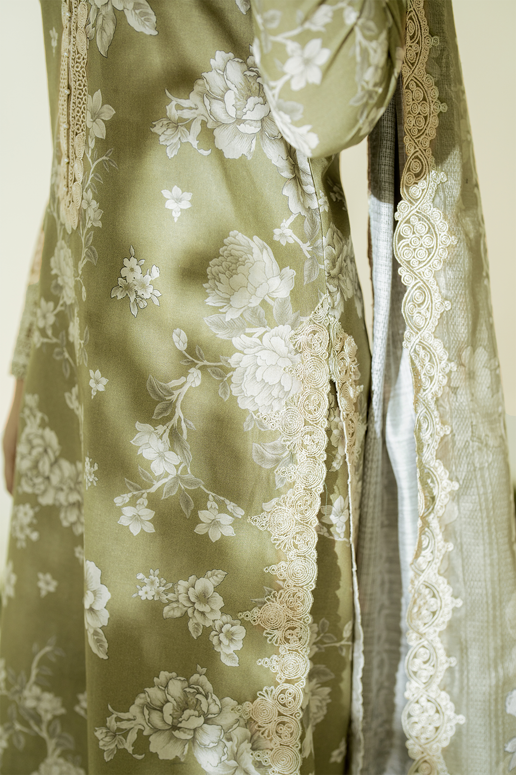 lawn dress design with tissue Buy Affordable Luxury Savannah Embroidered 3PC Lawn Dress