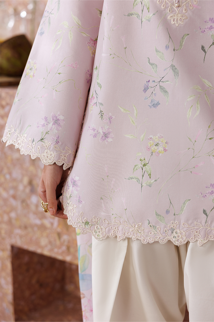 UE-706 Printed Lawn