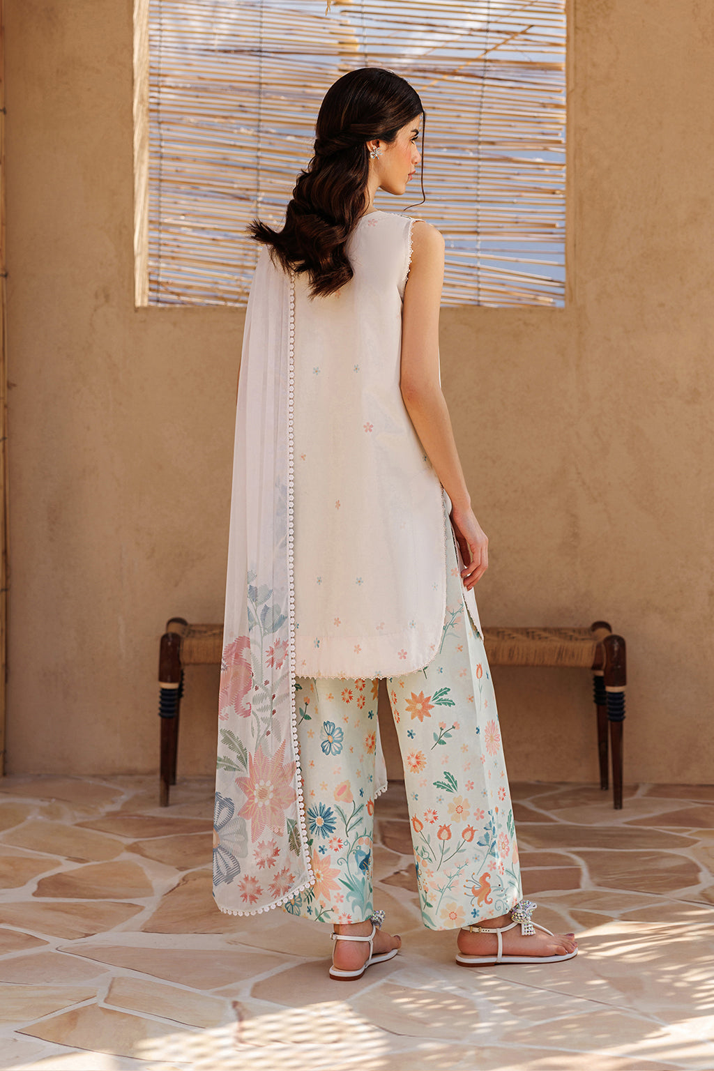 UE-667 Printed Lawn - Iznik