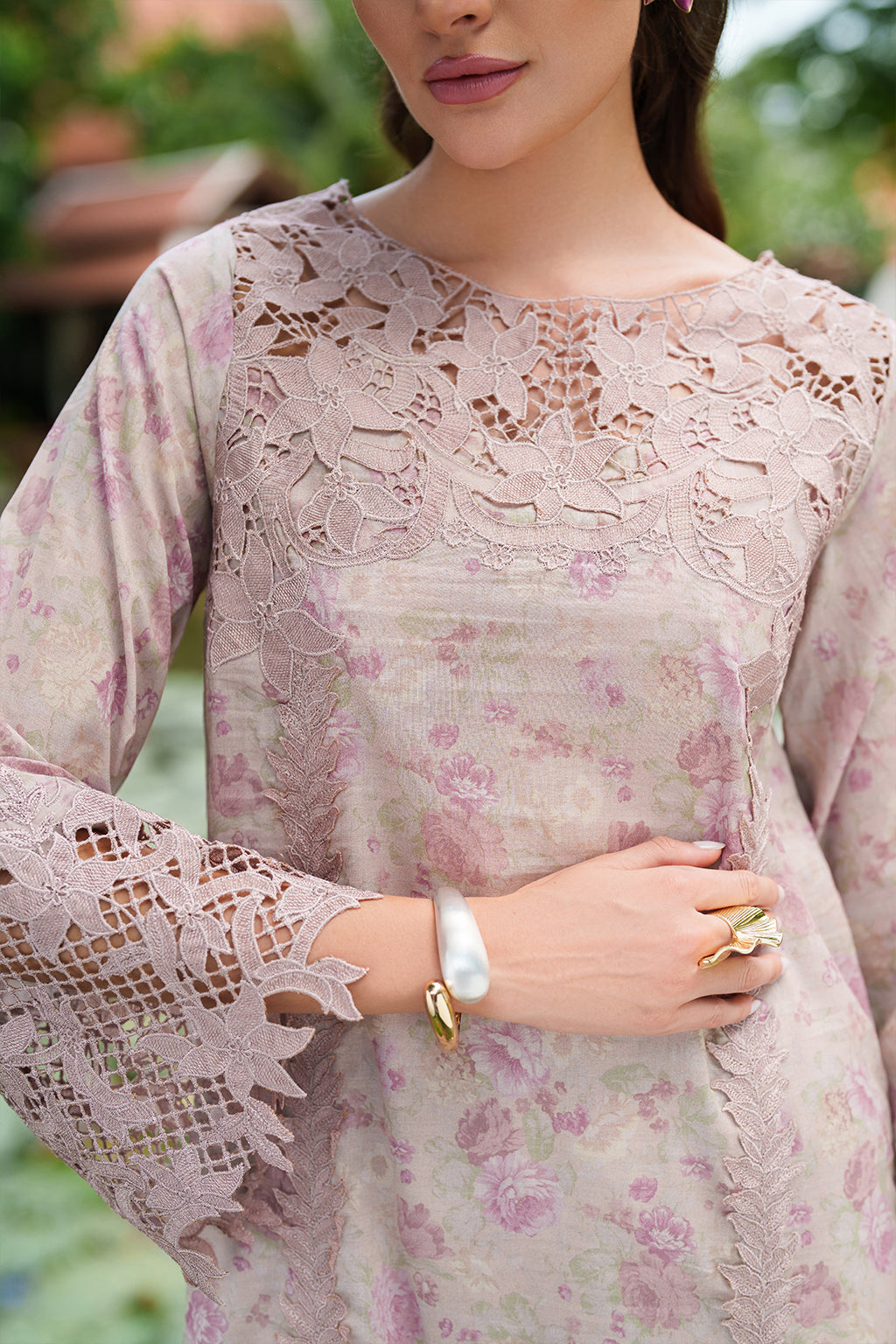 UE-505  Embroidered  Lawn