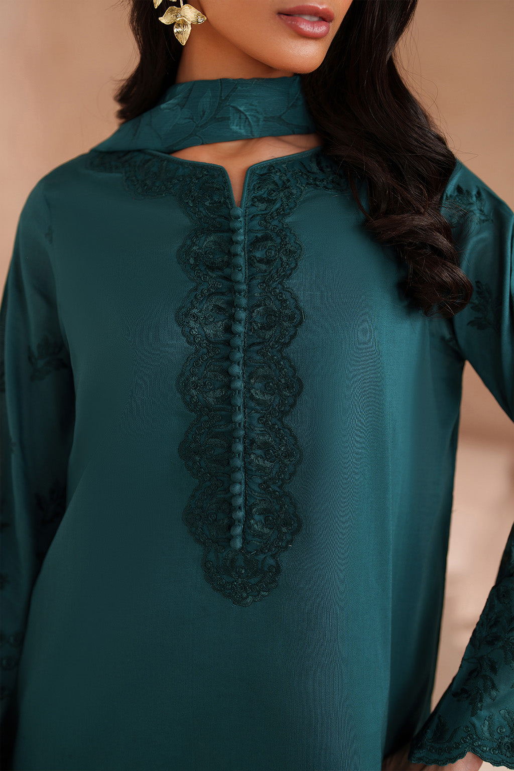 UE-594  Embroidered Lawn - Iznik