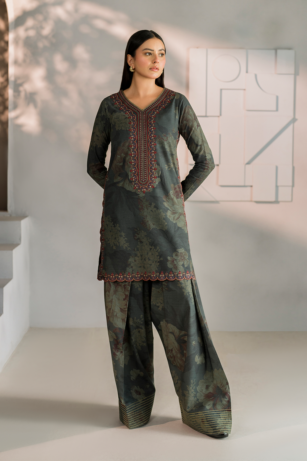 IP-262 Printed Khaddar - Iznik